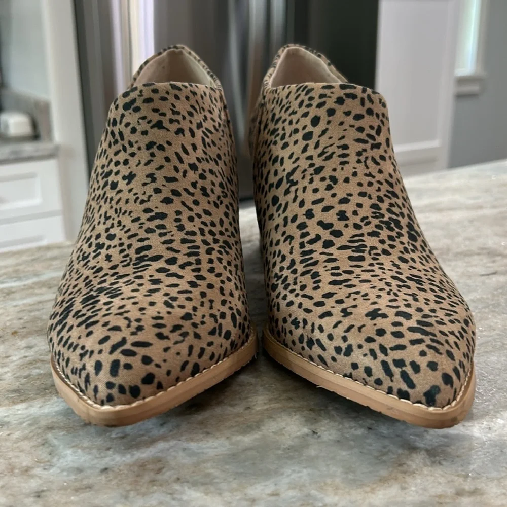 Melrose Ave  Los Angeles 100% Vegan Cheetah Bootie size 9